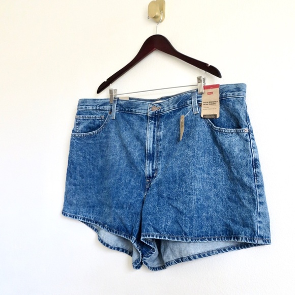 NEW! Levi"s High Waisted Mom Shorts Denim Jean Blue Medium Wash SZ 24W - Picture 11 of 16